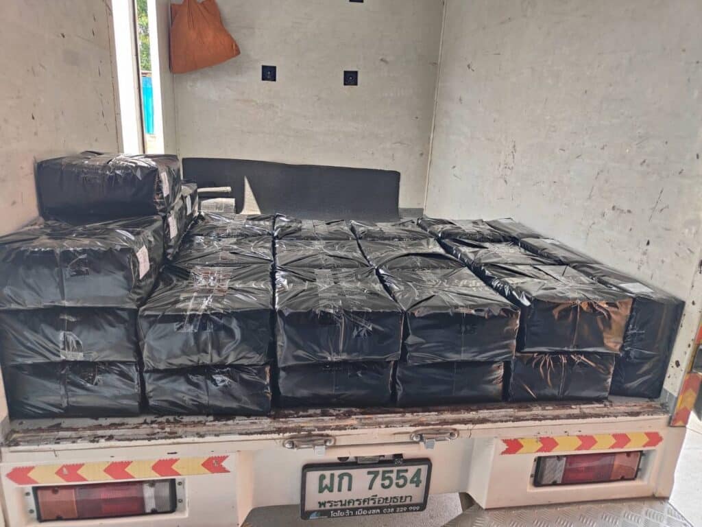 บริการขนส่งสินค้าอุตสาหกรรม ENDUPAK", "ทีมขนส่งมืออาชีพ ส่งด่วนชลบุรี ระยอง